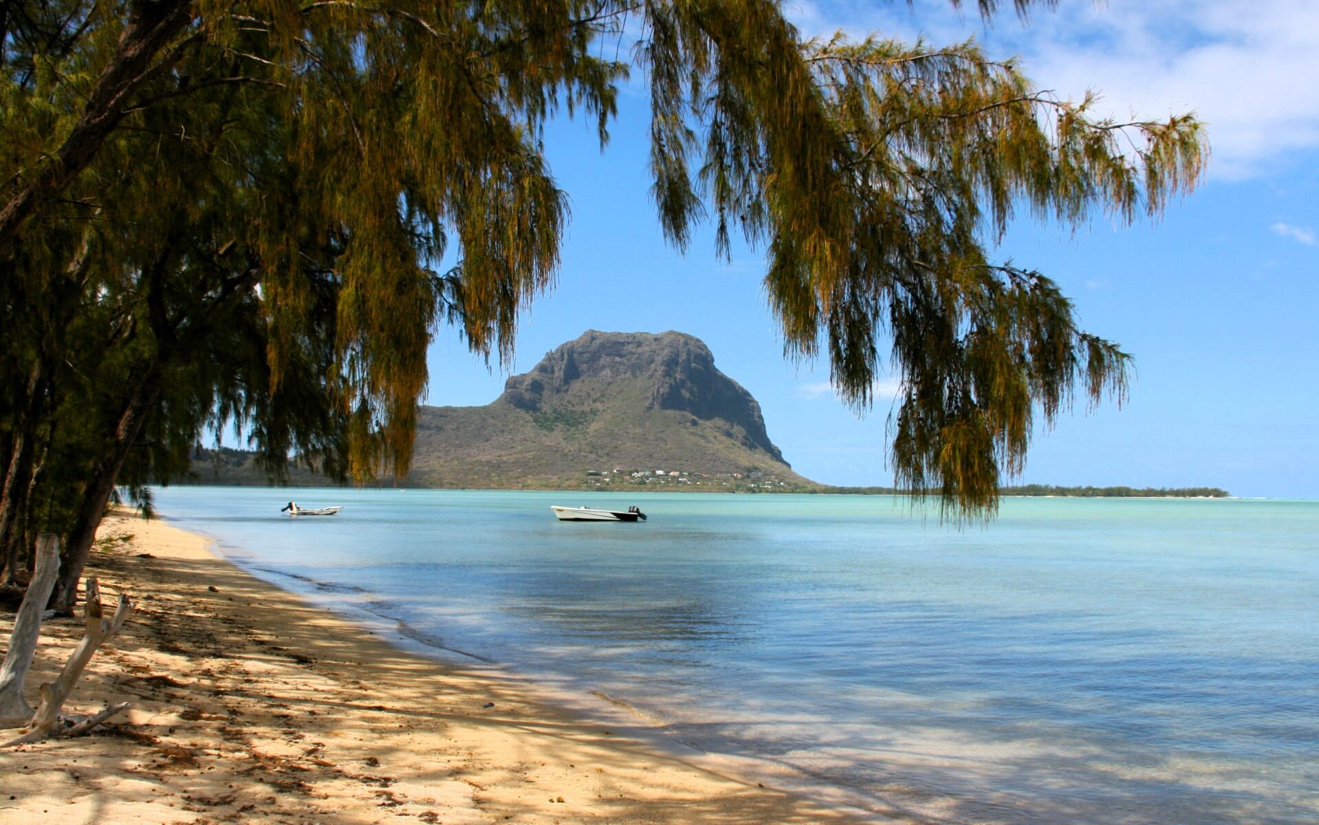 Benitiers Island
