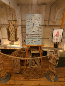 Ship knotts display