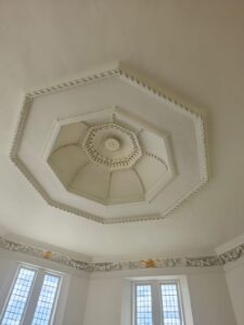Octagonal room ceiling