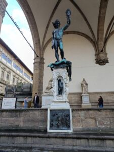 Bronze statue of Perseus holding the head of Medusa