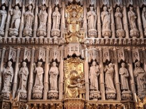 Statues in the Great Screen