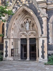 Entrance to churchyard