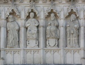 Stone figures of West Front Screen