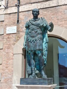 Statue of Julius Caesar in Piazza Tre Martiri