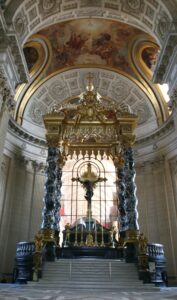 Main altar in dome church of Les Invalides